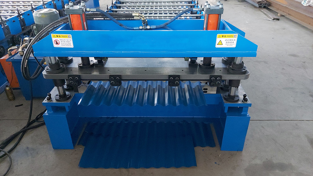 Corrugated roofing sheet making machine