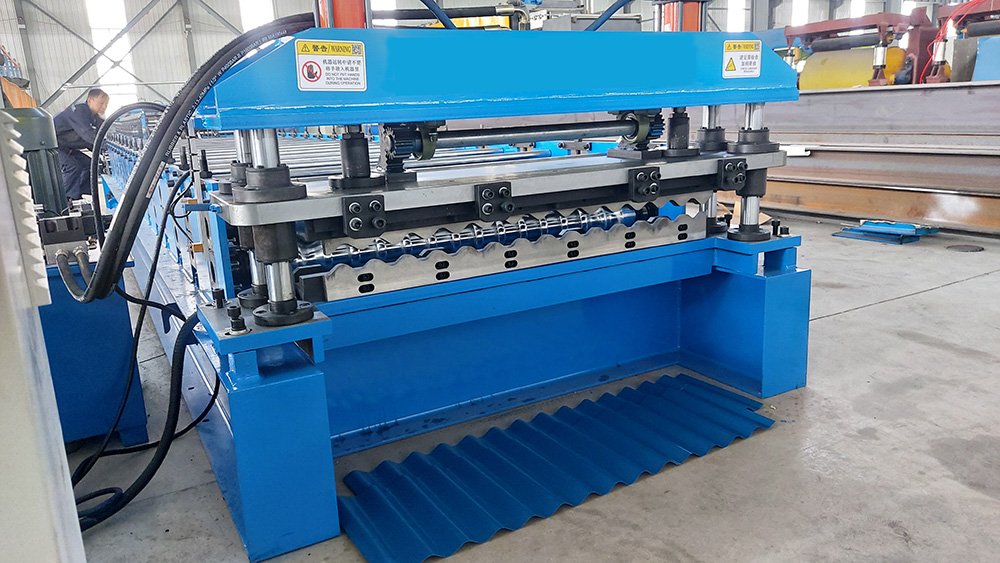 Corrugated roofing sheet making machine