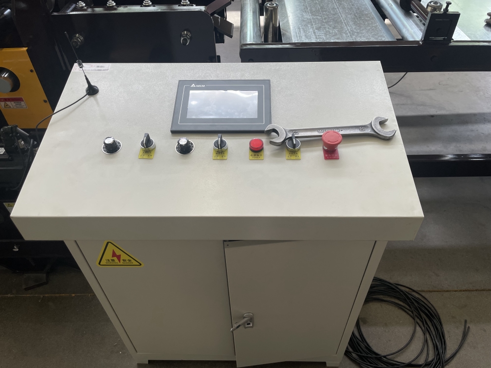 桥架盖板 станок для производства крышек  кабельного лотка    (7).jpg